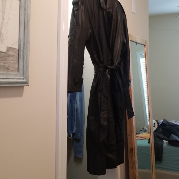 Burks bay leather trench coat - Picture 2 of 6